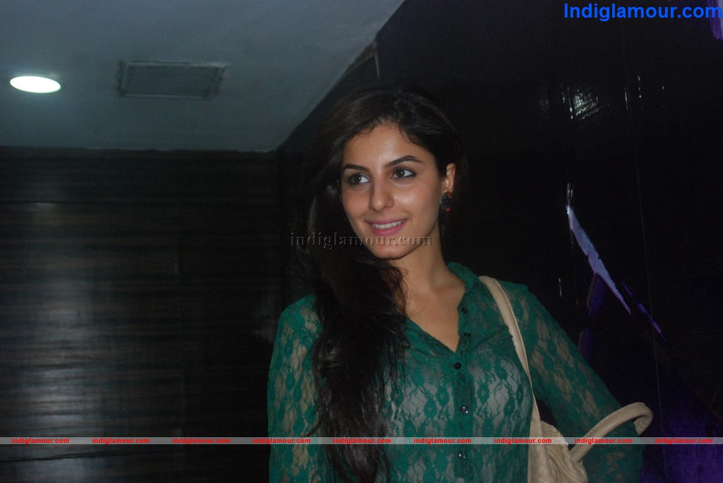 Isha Talwar Actress hd photo