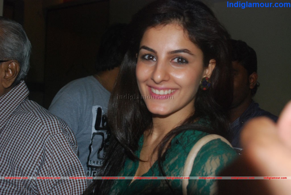 Isha Talwar Actress hd photo