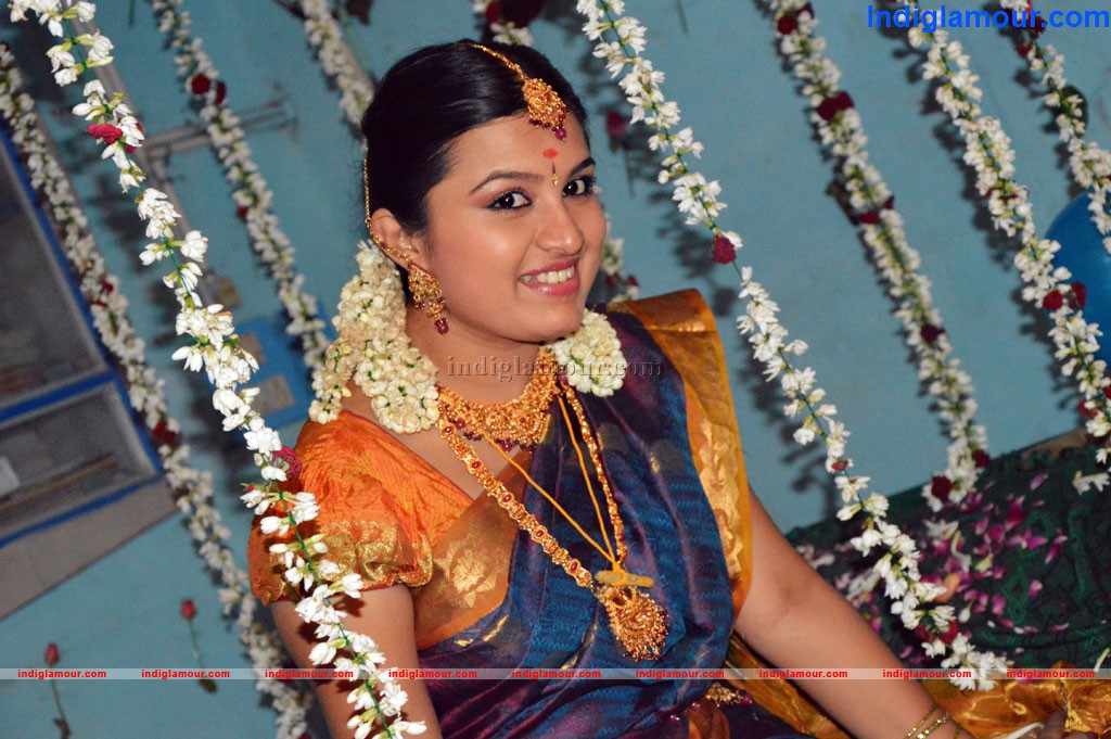 Souparnika Actress hd photo