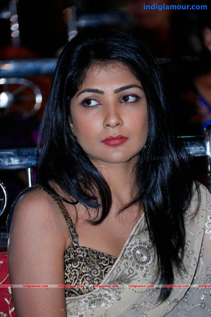 Kamalinee Mukherji Actress hd photo