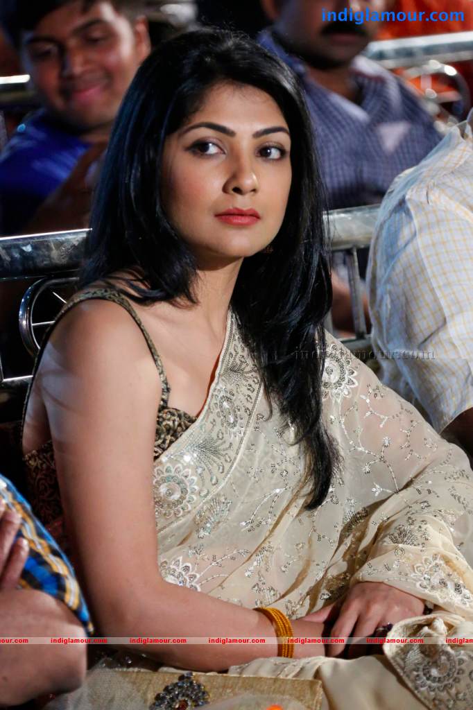 Kamalinee Mukherji Actress hd photo