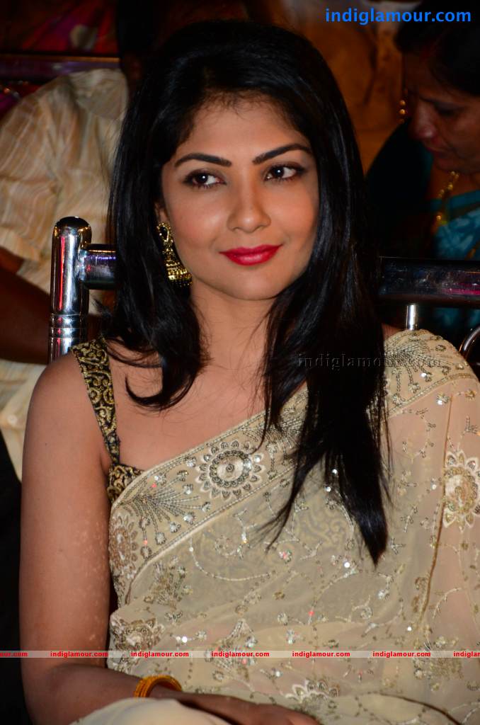 Kamalinee Mukherji Actress hd photo