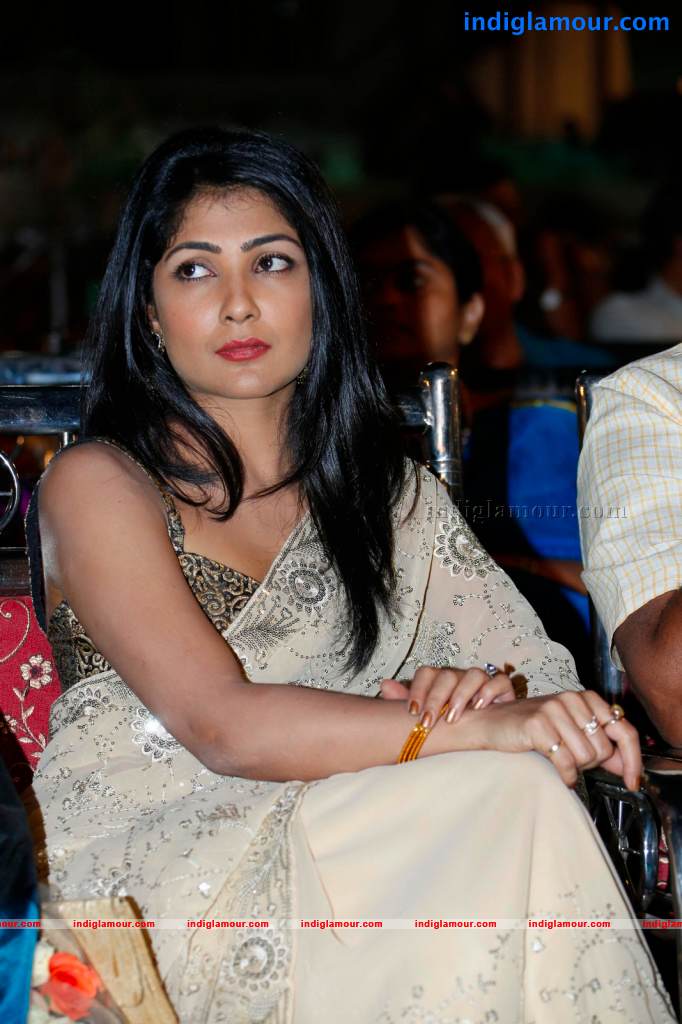 Kamalinee Mukherji Actress hd photo