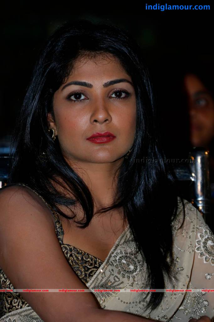 Kamalinee Mukherji Actress hd photo