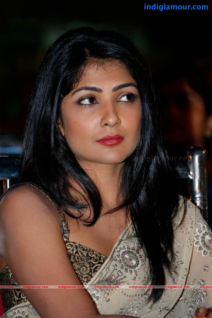 Kamalinee Mukherji Actress hd photo