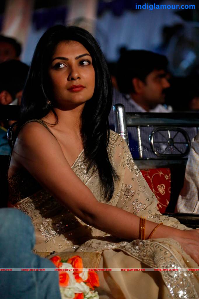 Kamalinee Mukherji Actress hd photo