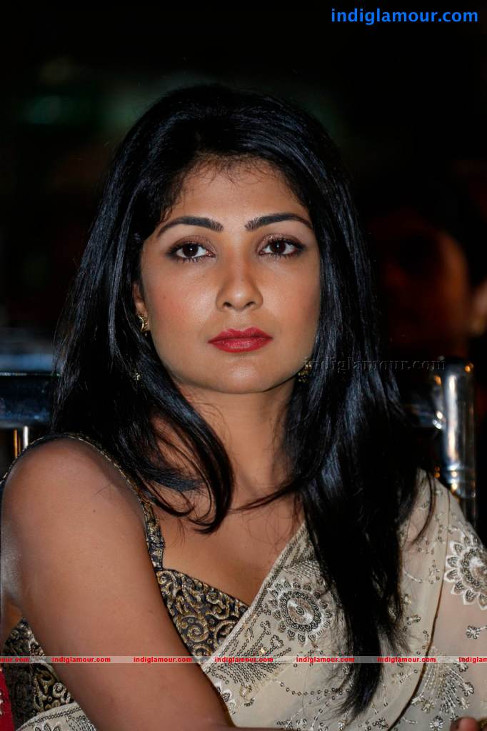 Kamalinee Mukherji Actress hd photo