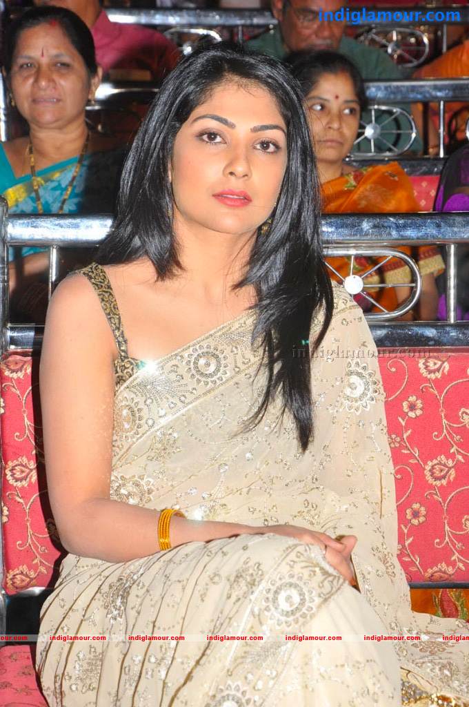 Kamalinee Mukherji Actress hd photo