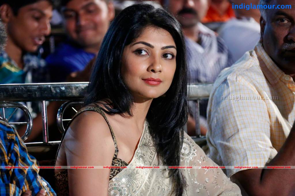 Kamalinee Mukherji Actress hd photo