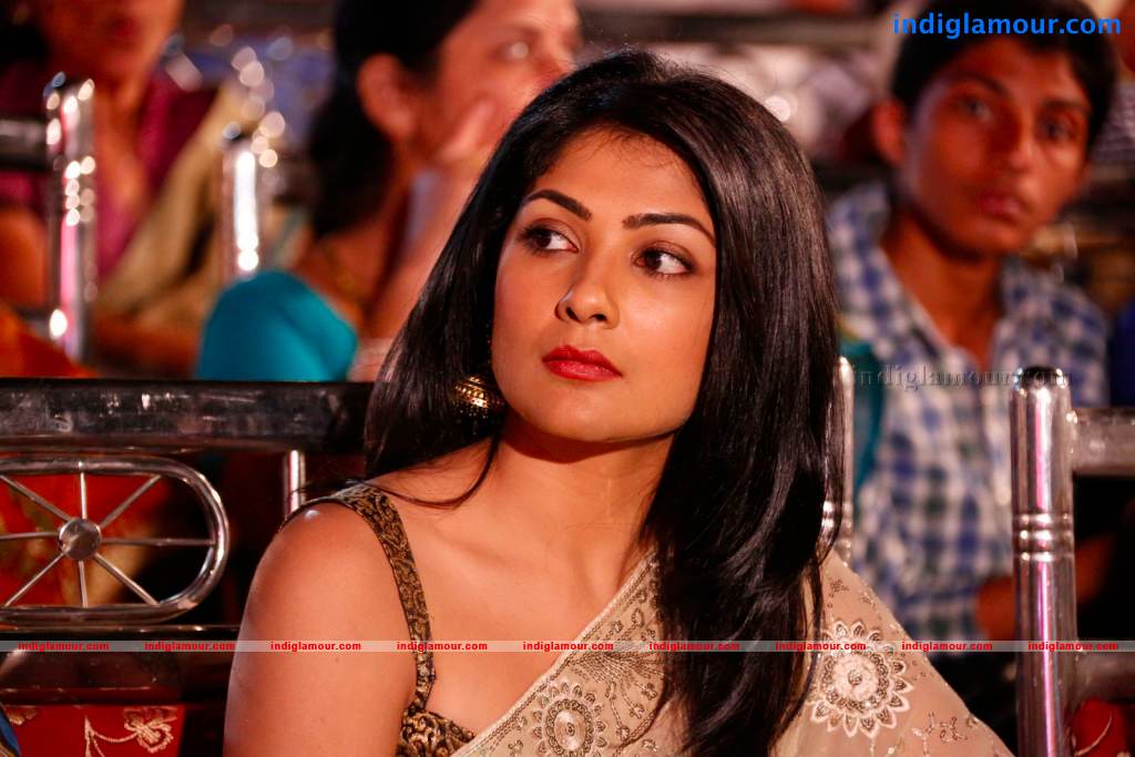 Kamalinee Mukherji Actress hd photo