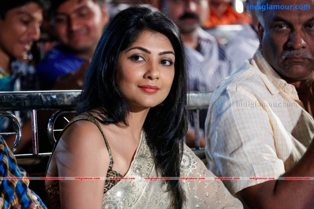 Kamalinee Mukherji Actress hd photo