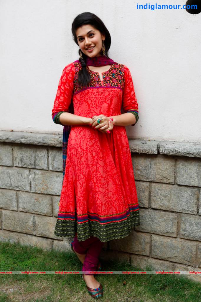 Tapsee Actress hd photo