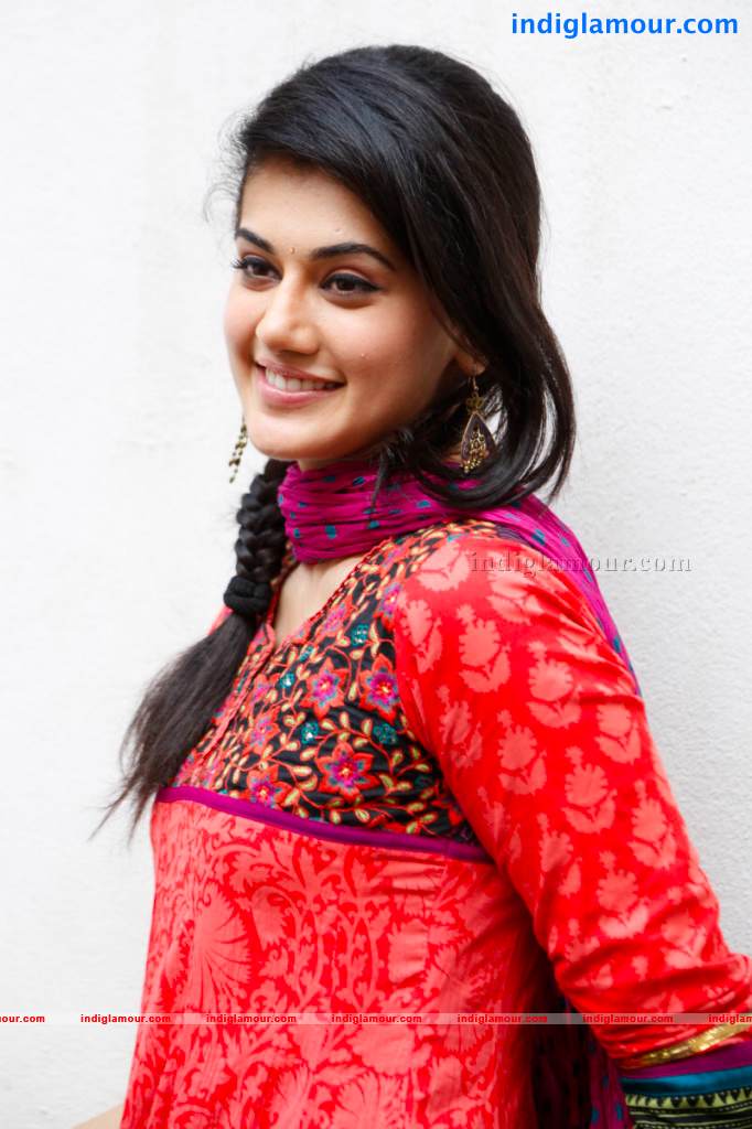 Tapsee Actress hd photo