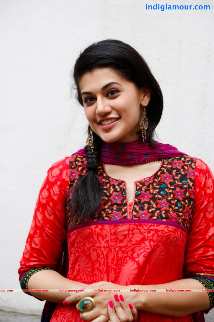 Tapsee Actress hd photo