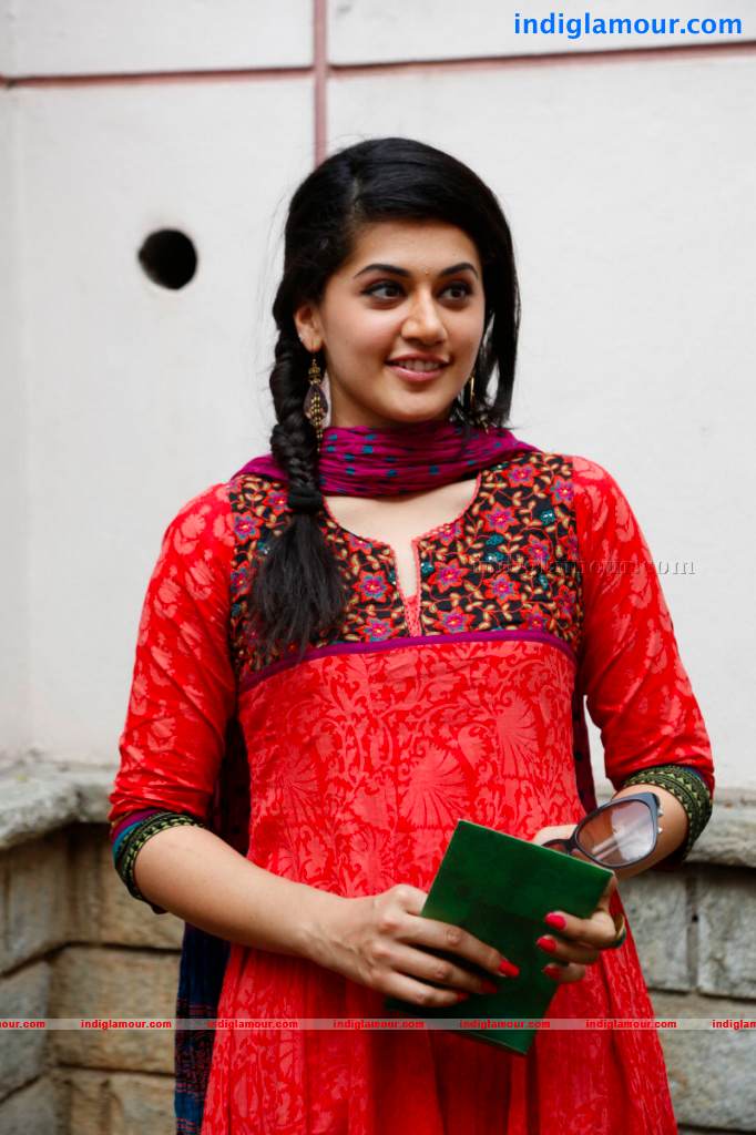 Tapsee Actress hd photo