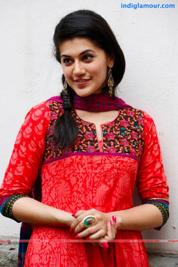 Tapsee Actress hd photo
