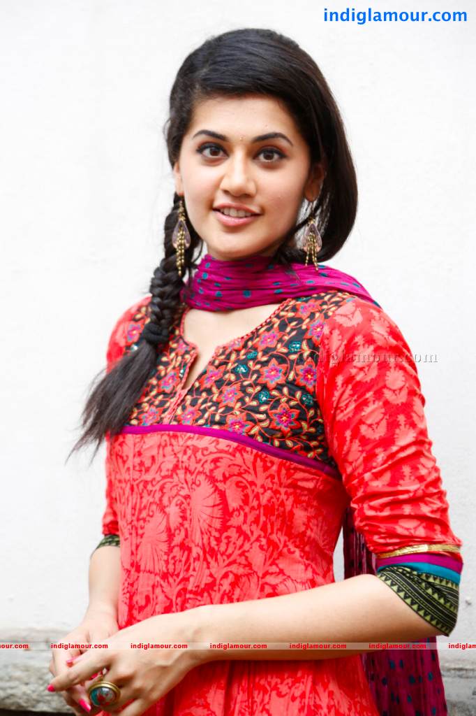 Tapsee Actress hd photo