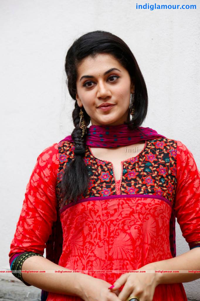 Tapsee Actress hd photo