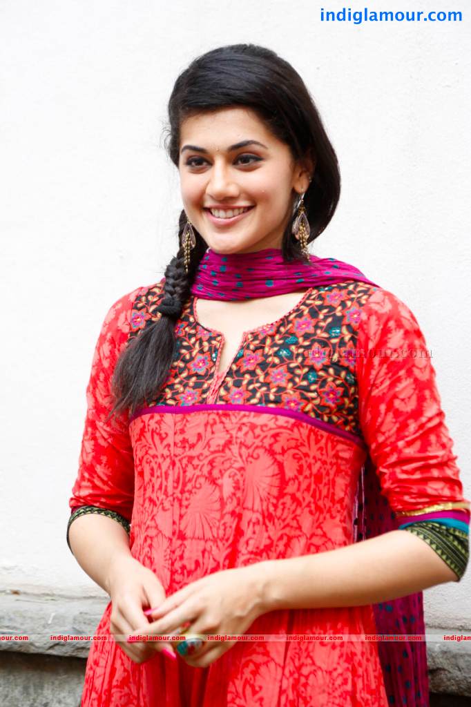 Tapsee Actress hd photo