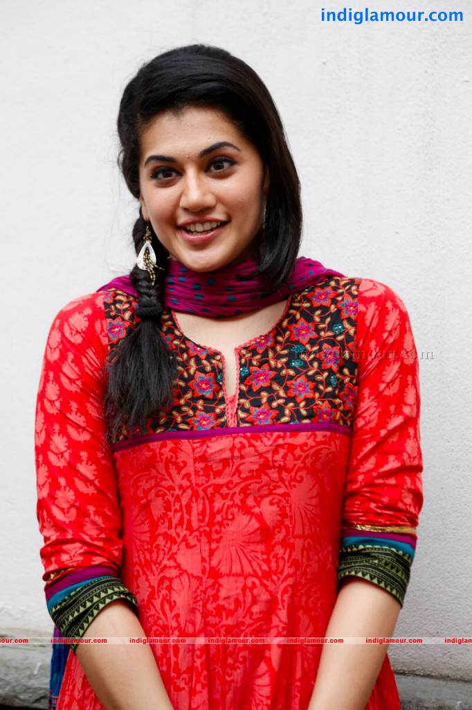Tapsee Actress hd photo