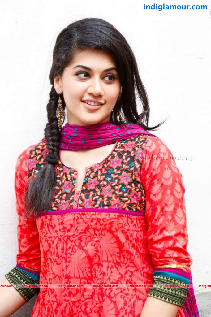 Tapsee Actress hd photo