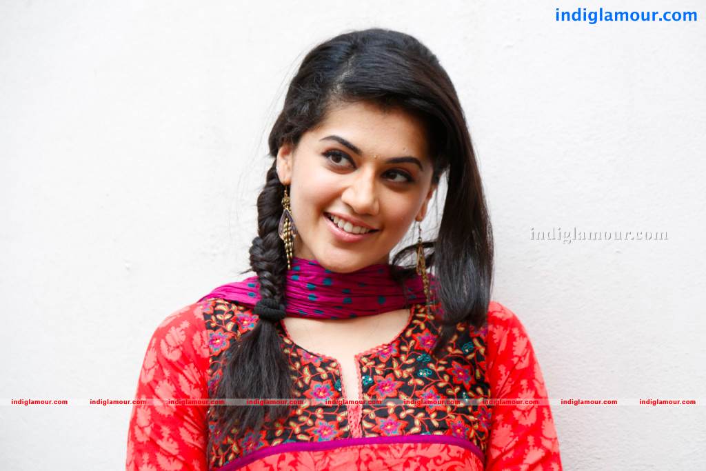 Tapsee Actress hd photo