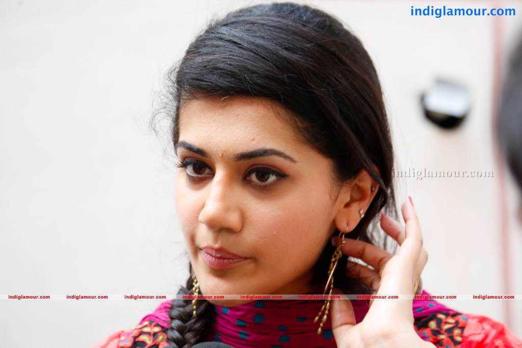 Tapsee Actress hd photo
