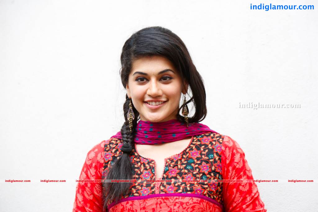 Tapsee Actress hd photo