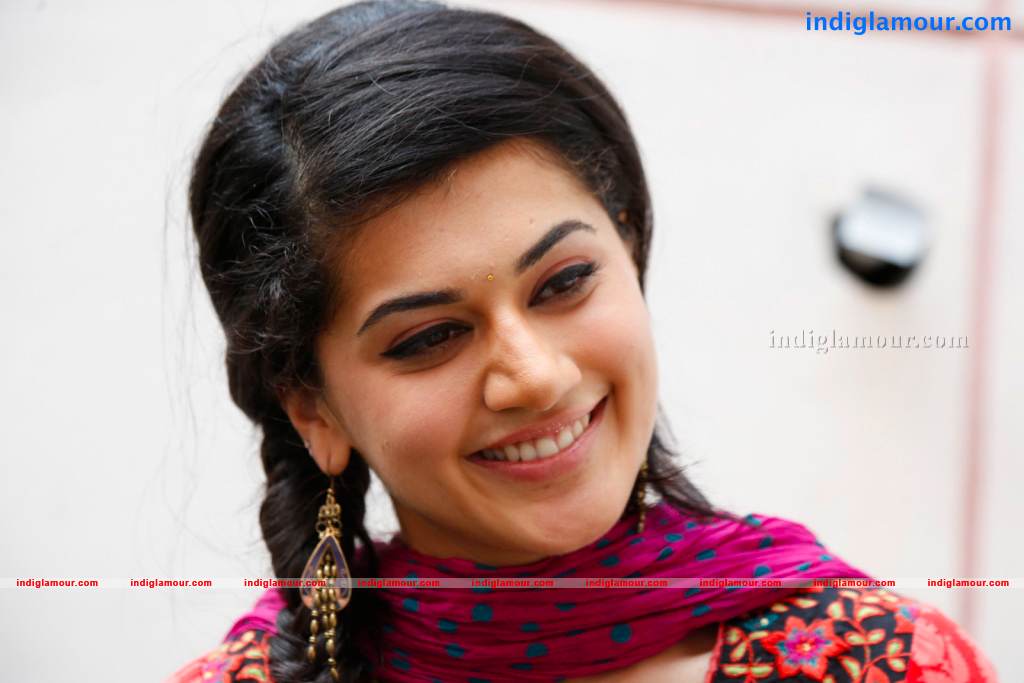 Tapsee Actress hd photo