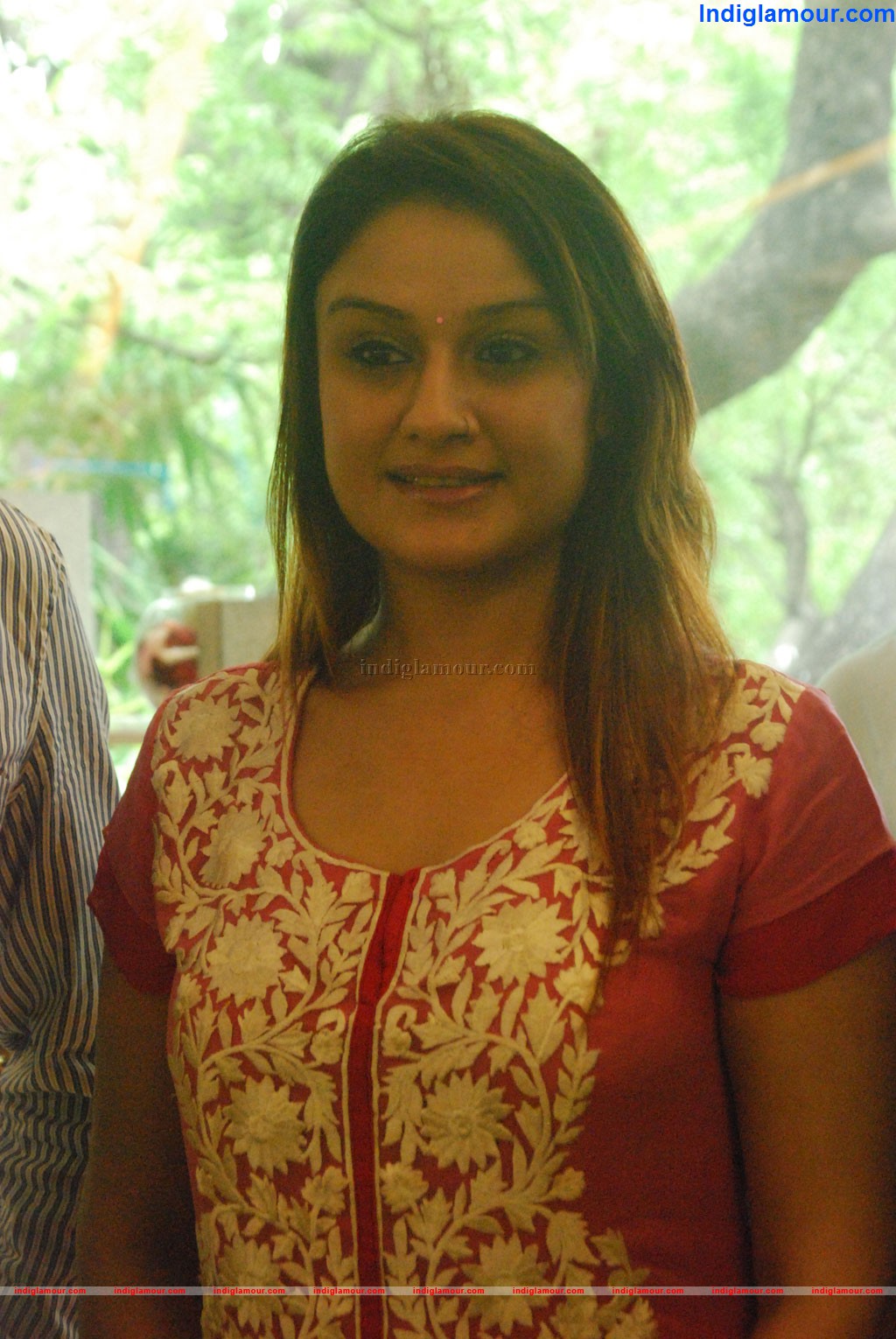 Sonia Agarwal Actress hd photo