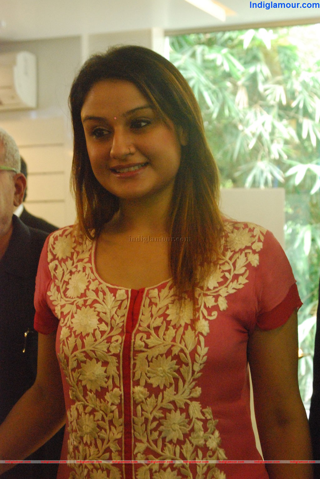 Sonia Agarwal Actress hd photo
