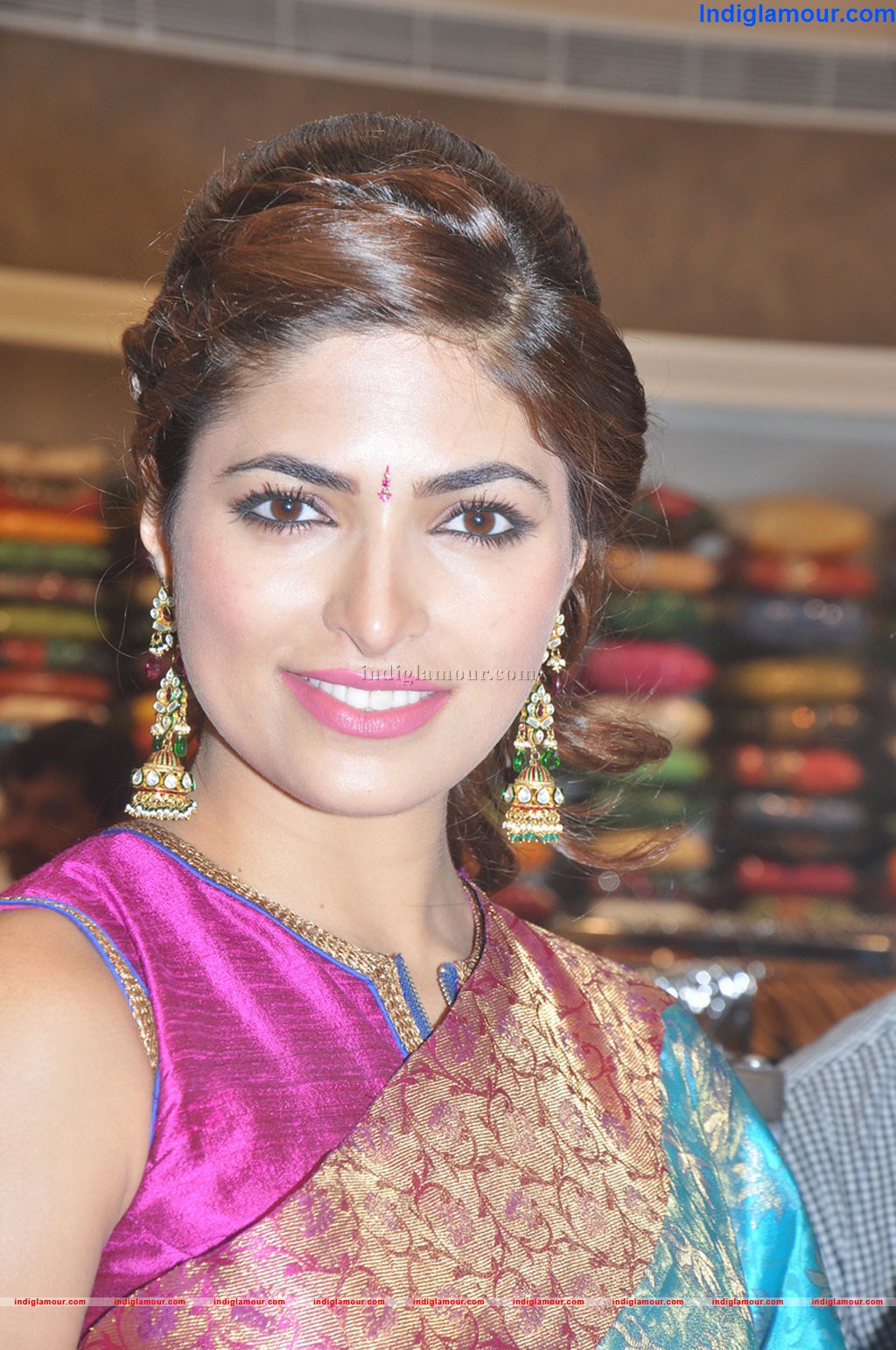 Parvathy Omanakuttan Actress hd photo