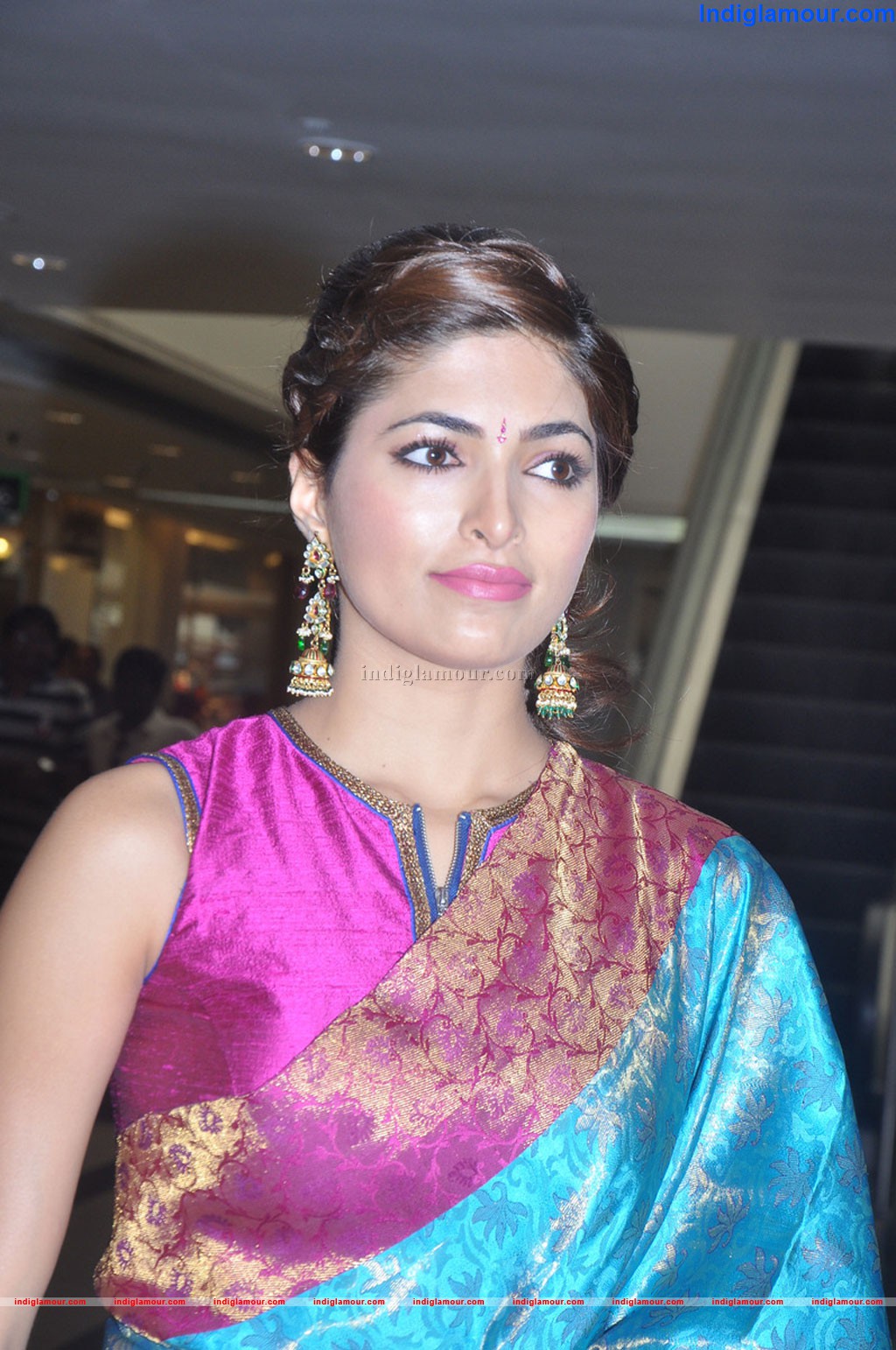 Parvathy Omanakuttan Actress hd photo