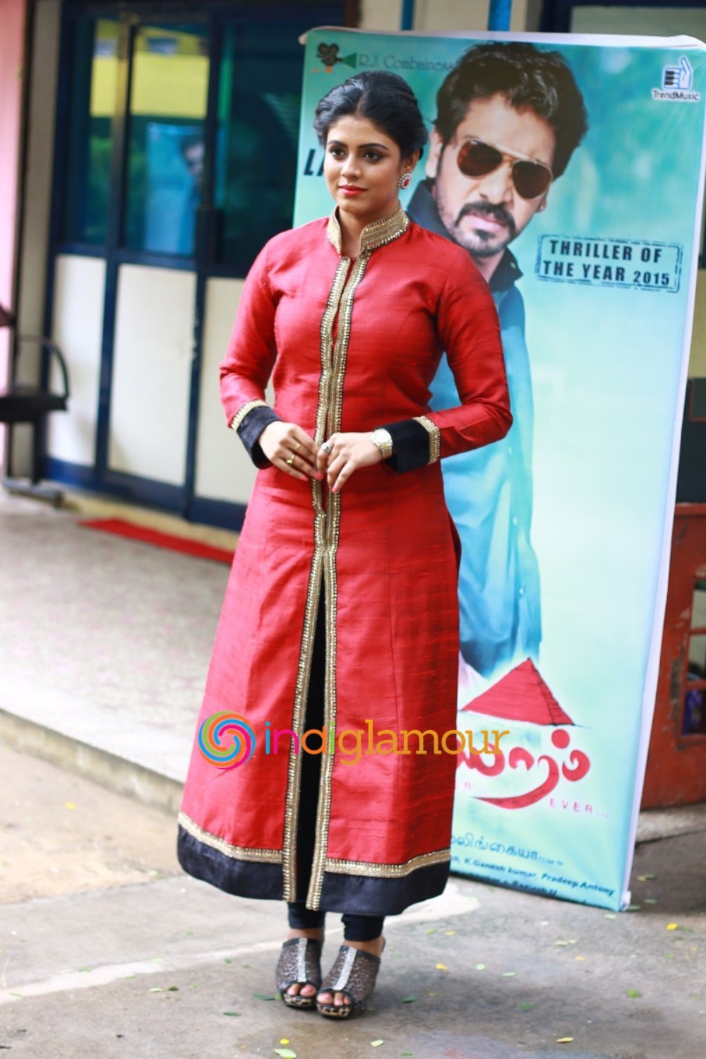 Iniya Actress hd photo