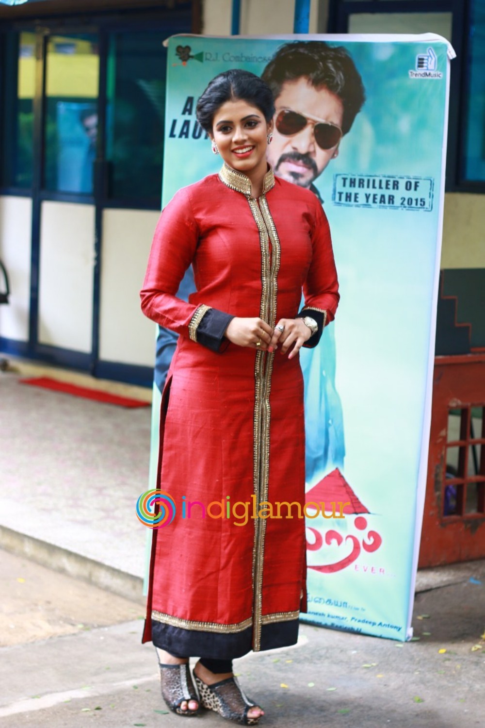 Iniya Actress hd photo