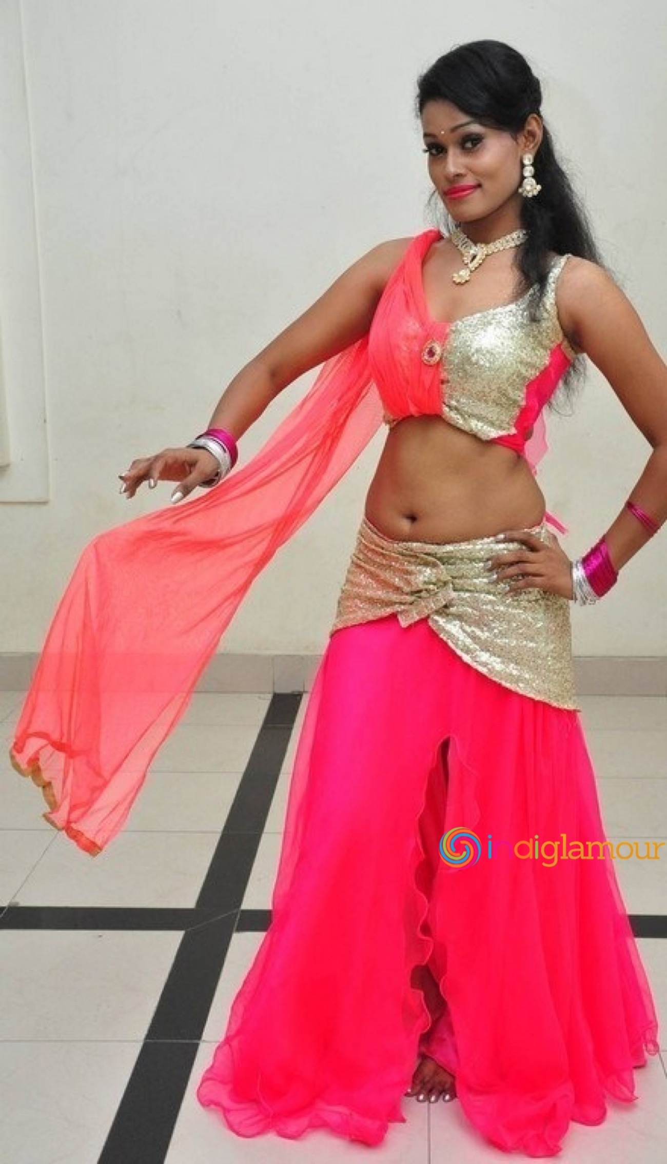 Nisha Actress hd photo