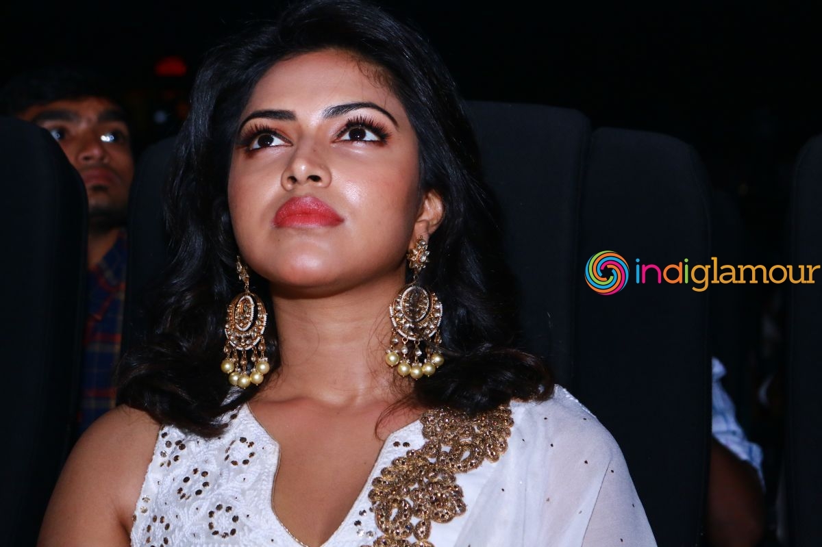 Amala Paul Vijay Actress hd photo