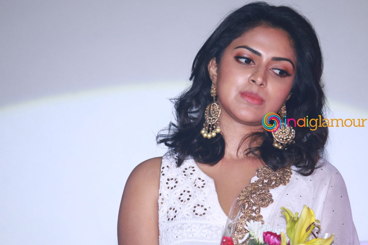 Amala Paul Vijay Actress hd photo