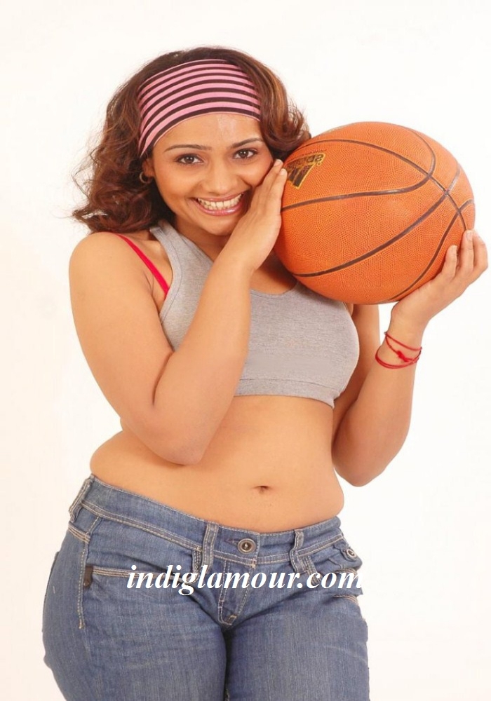 Meera Vasudevan Actress hd photo