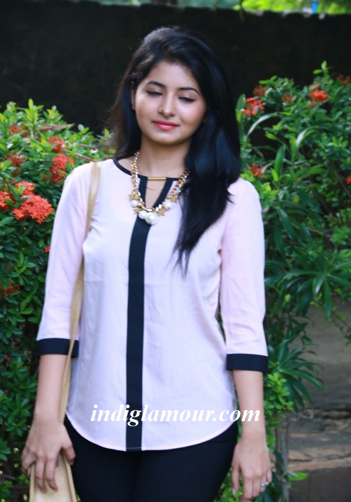Reshmi Menon Actress hd photo