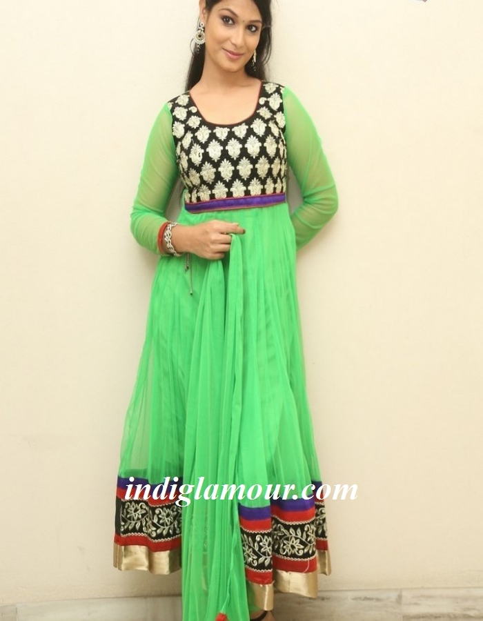 Sonali Actress hd photo