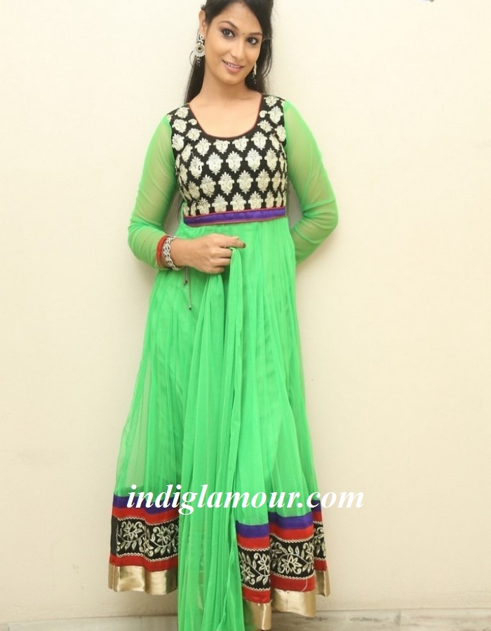 Sonali Actress hd photo