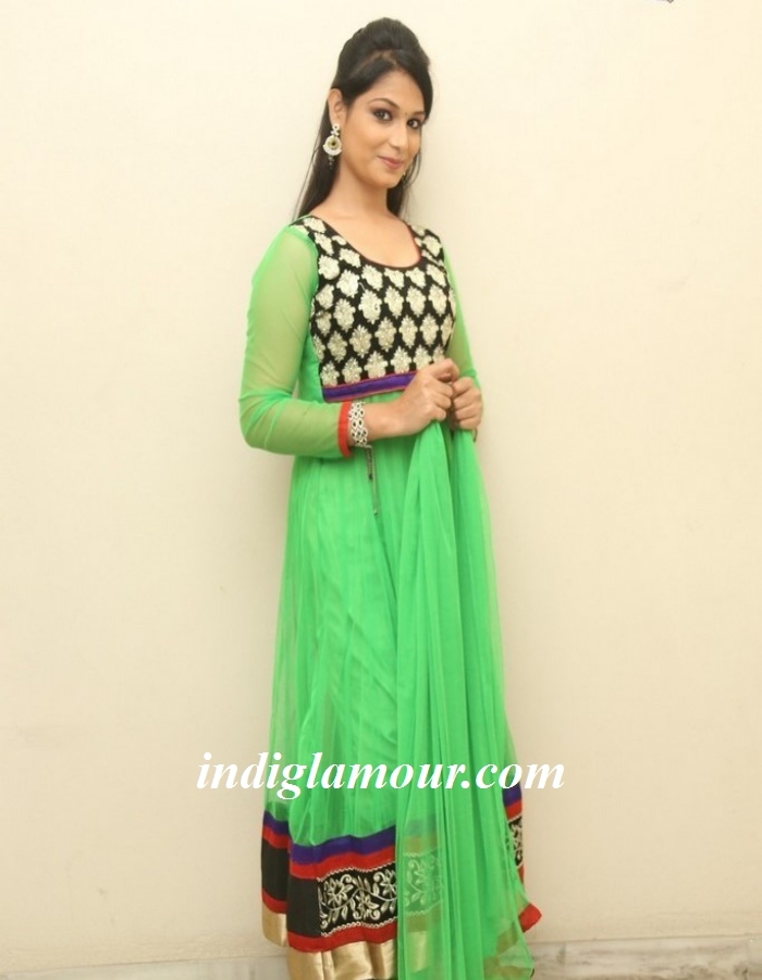 Sonali Actress hd photo