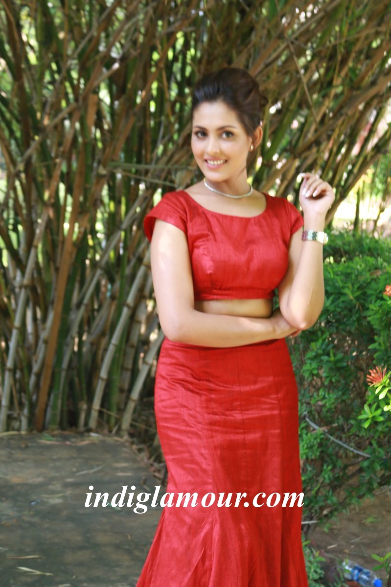 Madhu Shalini Actress hd photo