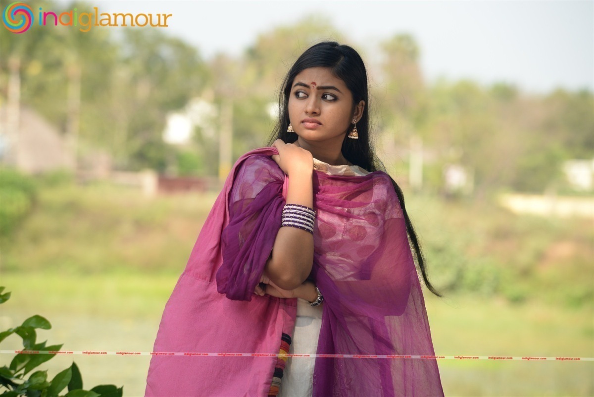 Shaalin Zoya Actress hd photo