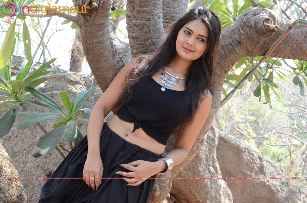 Neha Deshpande Actress hd photo