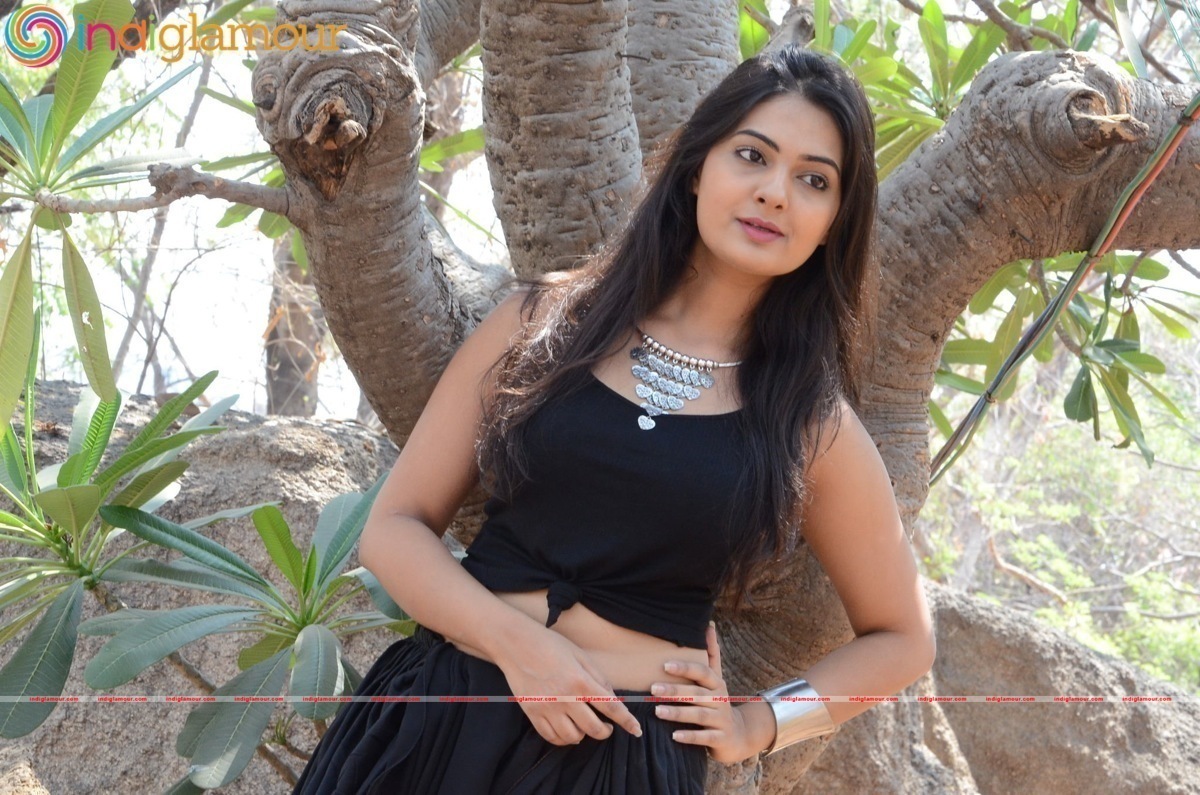 Neha Deshpande Actress hd photo