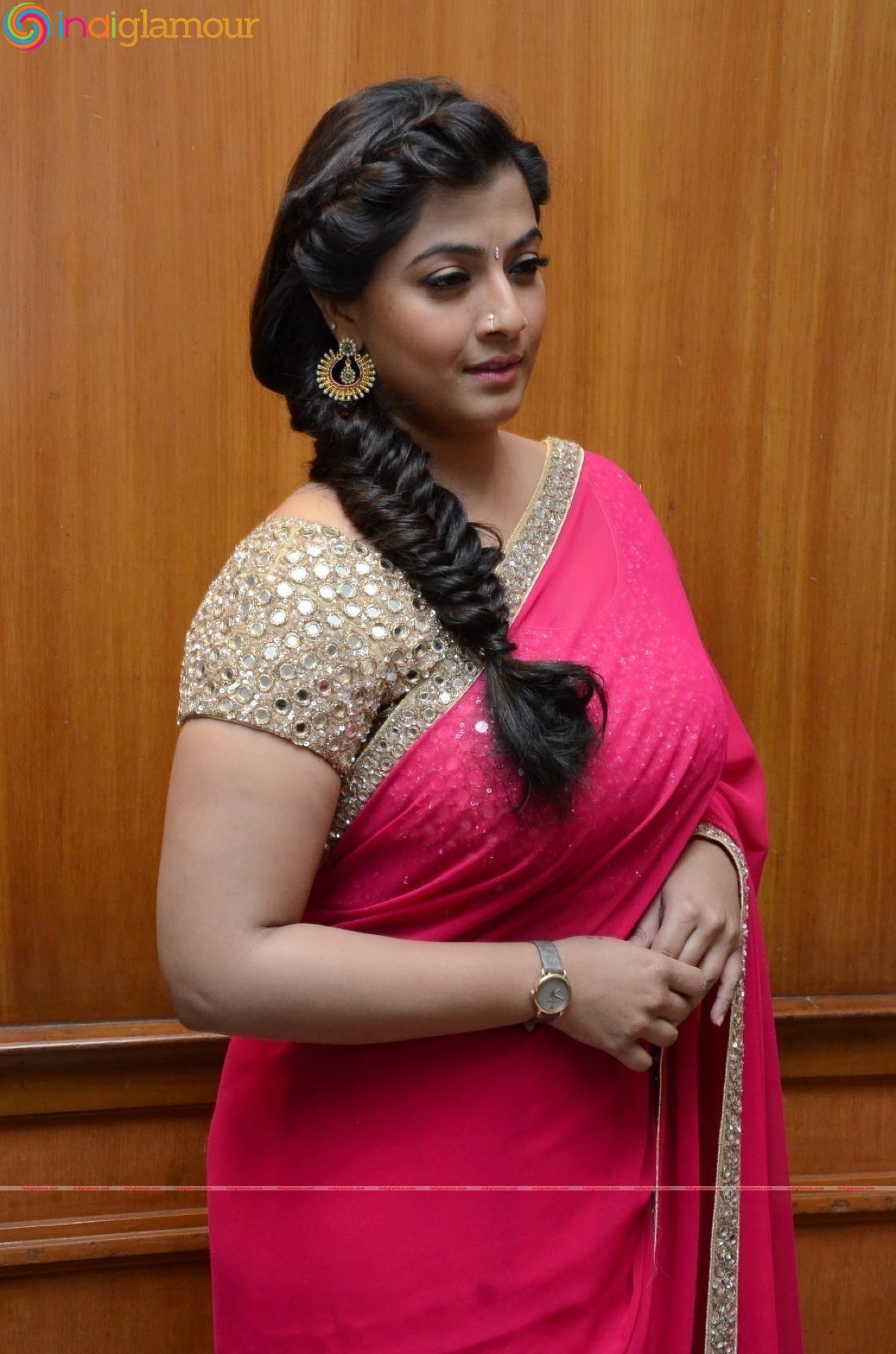 Varalakshmi Actress hd photo