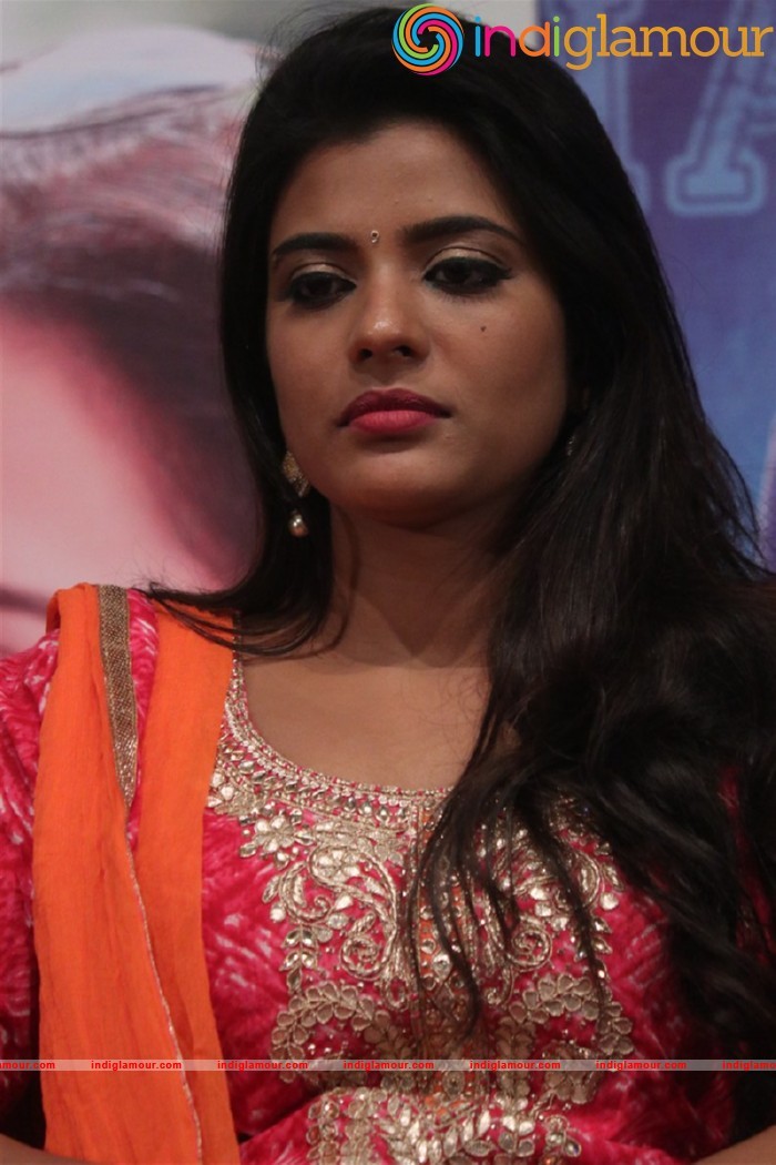 Aishwarya Rajesh Latest Photos Gallery Actress hd photo
