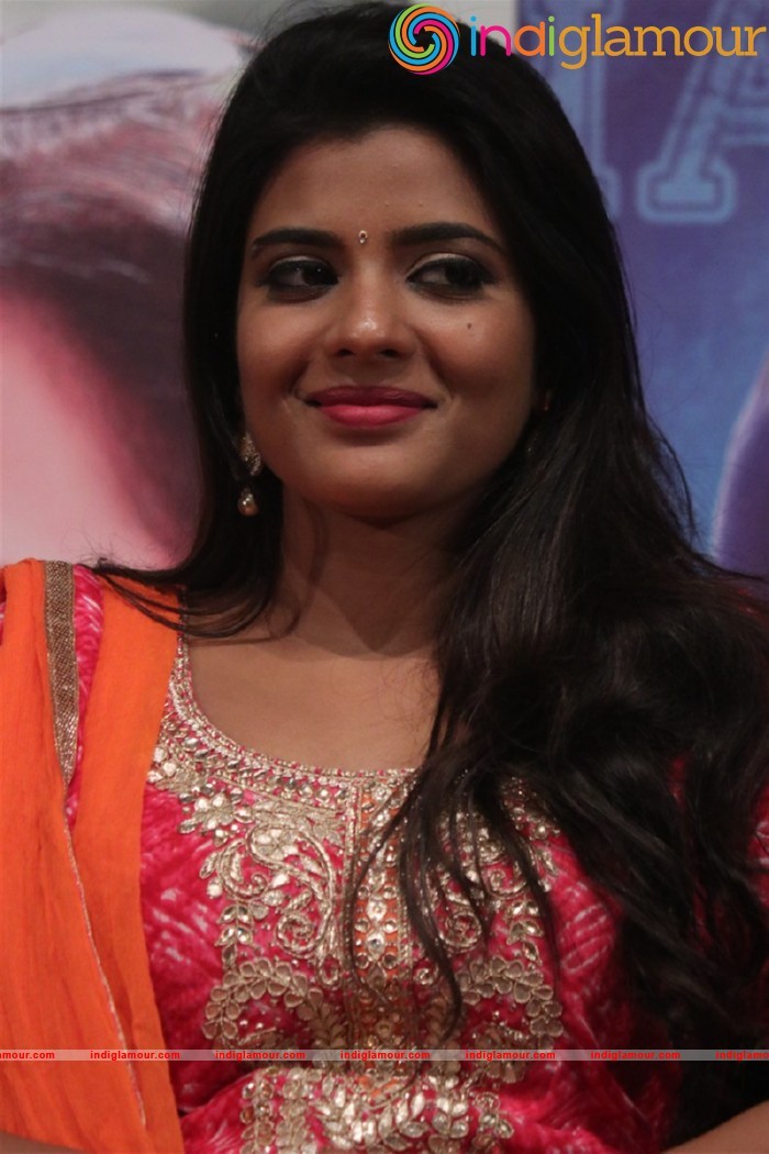 Aishwarya Rajesh Latest Photos Gallery Actress hd photo